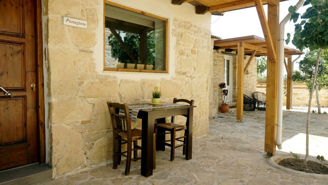 קוקינוס פירגוס Studio Panagiota - Oasis Holiday Houses מראה חיצוני תמונה